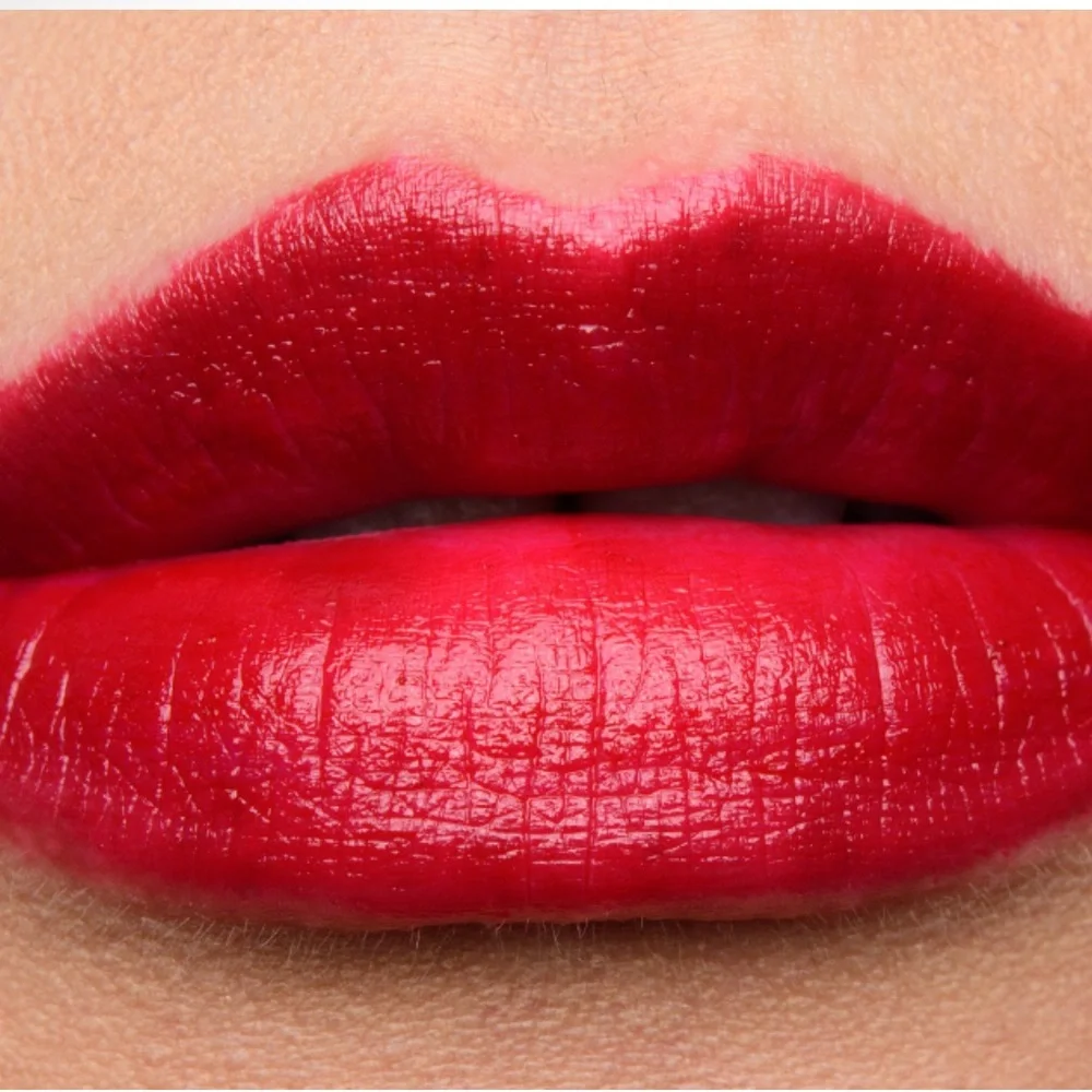 HOURGLASS ICON FEMME ROUGE VELVET CRÈME LIPSTICK. NEW IN BOX.